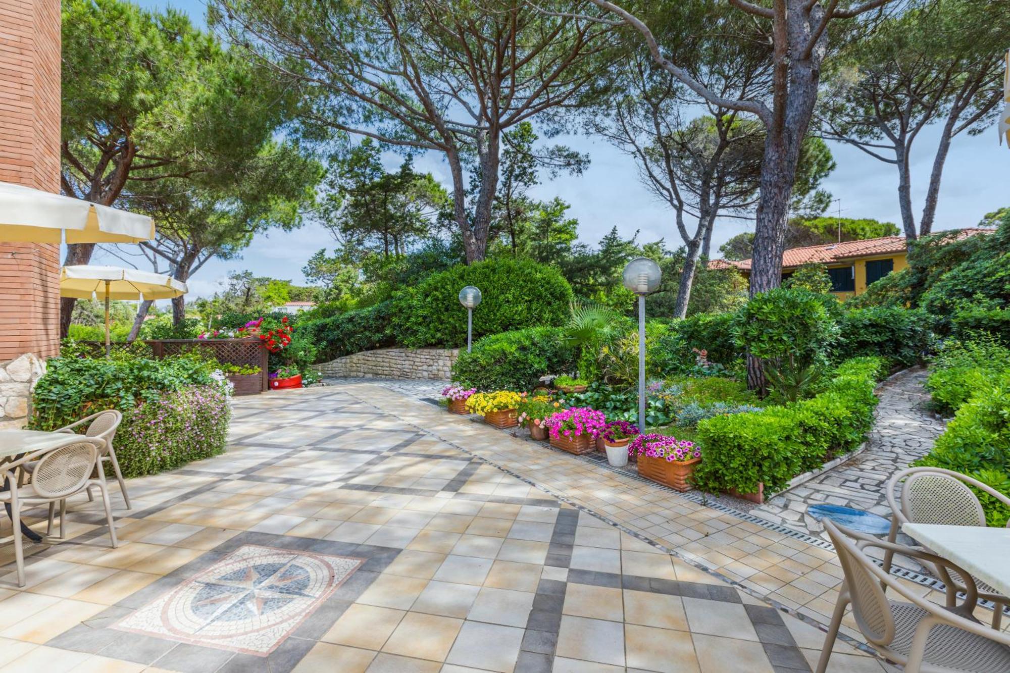 Residence Casa Di Caccia Marina Di Bibbona Exteriör bild
